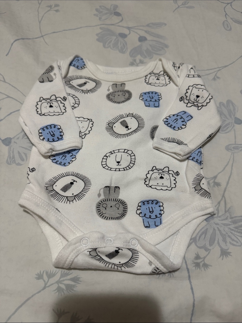 ⭐️Rene Rofe Baby Long Sleeve Bodysuit (Size: 0-3M)